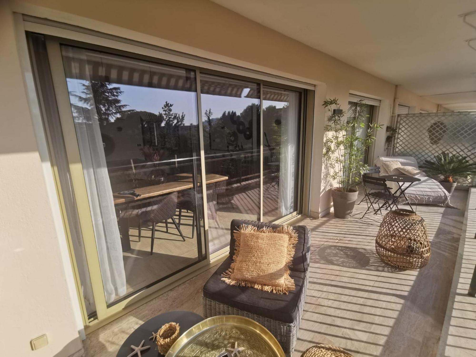 קאן 2 Bedrooms Seafront מראה חיצוני תמונה